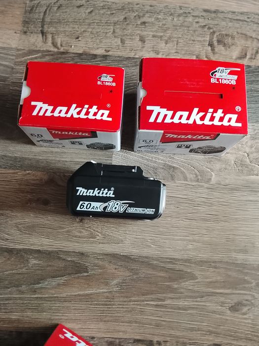 4 buc baterii Makita de 6A Noi.