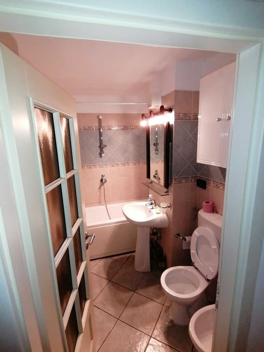 PROPRIETAR închiriez apartament 2camere spațios zona bl.Cetatii lângă Rolling, zona Bucovina