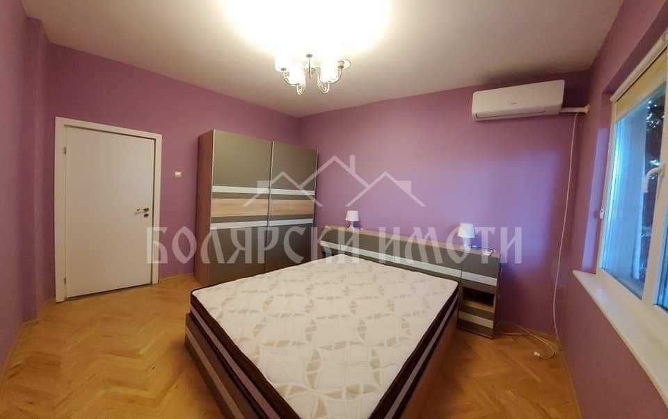 Дава се под наем Тристаен апартамент в Велико Търново, Център - 100 кв.м за 435 € - Снимка #2