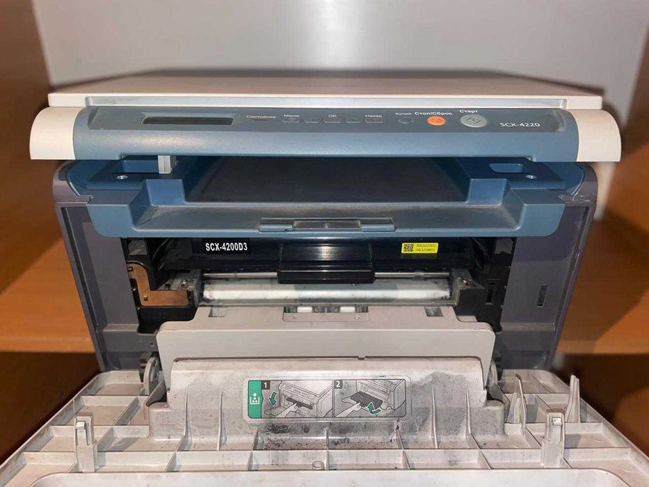 Продаю Samsung SCX-4220 (лазерный МФУ)