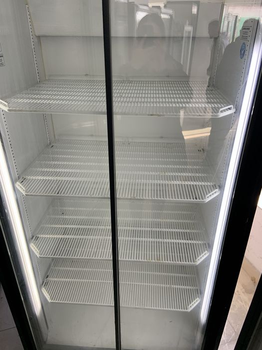 Хладилна витрина двойна/плъзгащи врати/90см