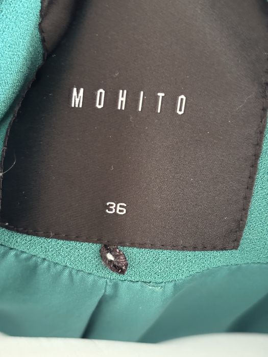 Зелен костюм без копчета