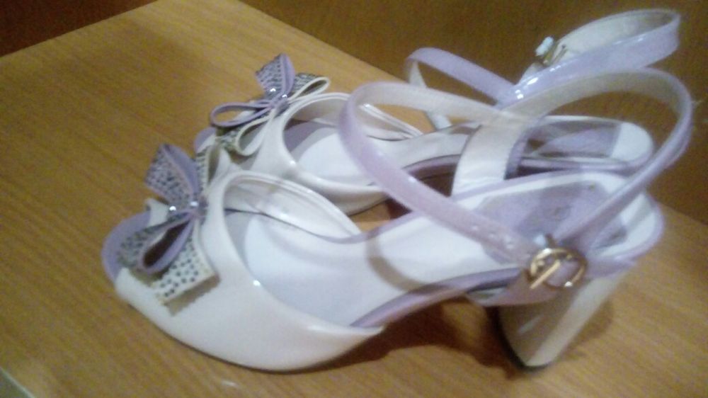 Обувь   женский  .