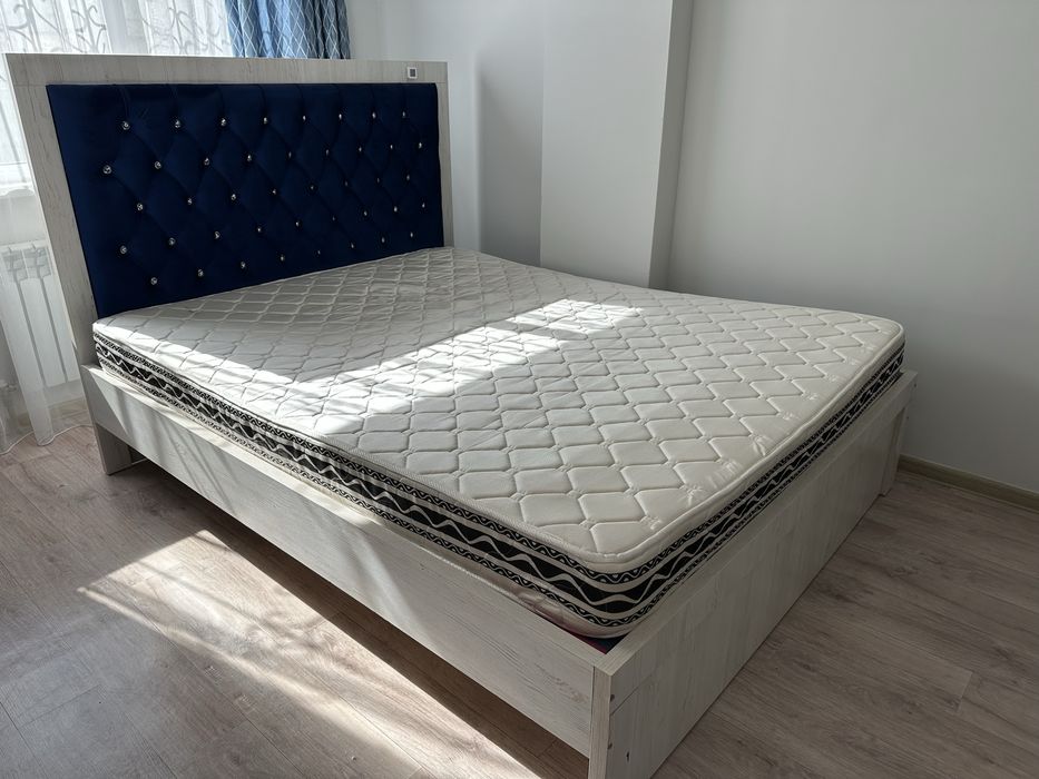 Двухспальная  кровать 160/200