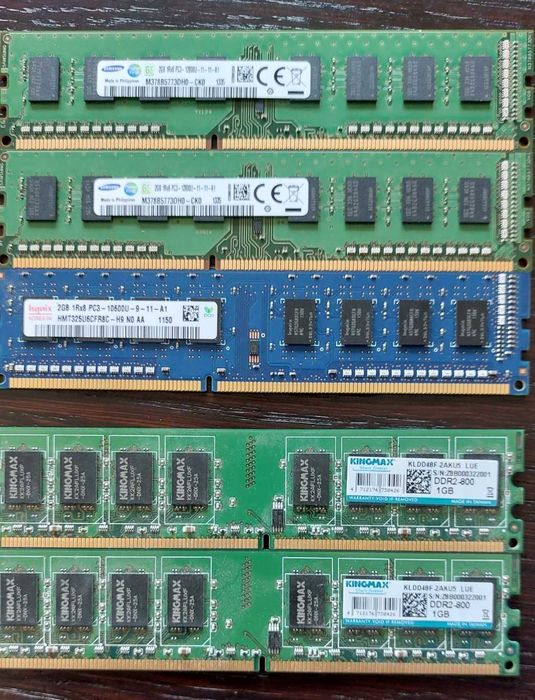 RAM DDR3 3 x 2 GB Samsung/ Hynix, DDR2 2 x 1GB Kingmax