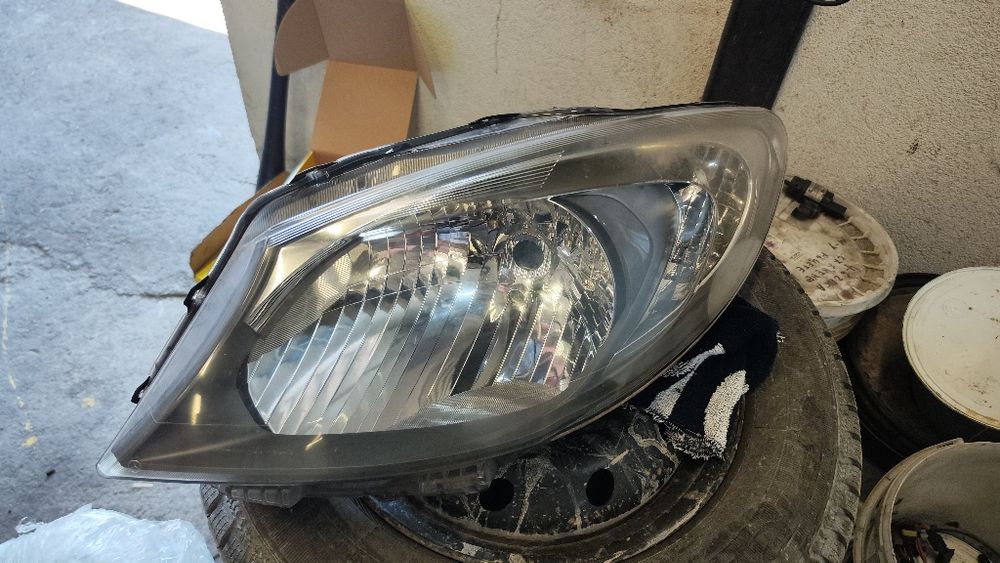 Ляв фар Мерцедес Цитан