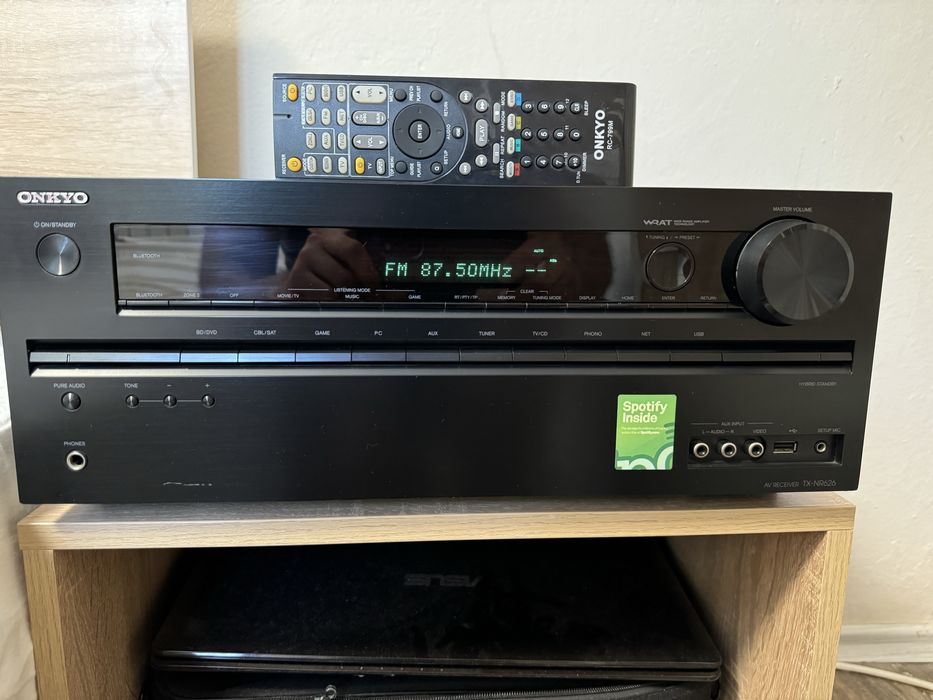Като нов Onkyo TX-NR626 Bluetooth Wi-Fi