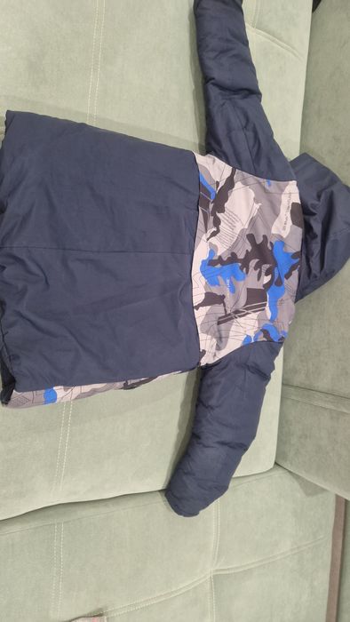 Куртка на мальчика 6-7 лет