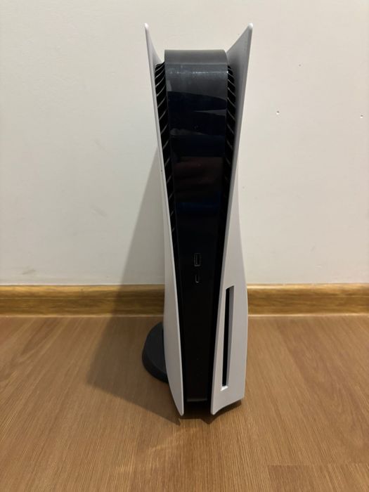 Продам игровую PS 5