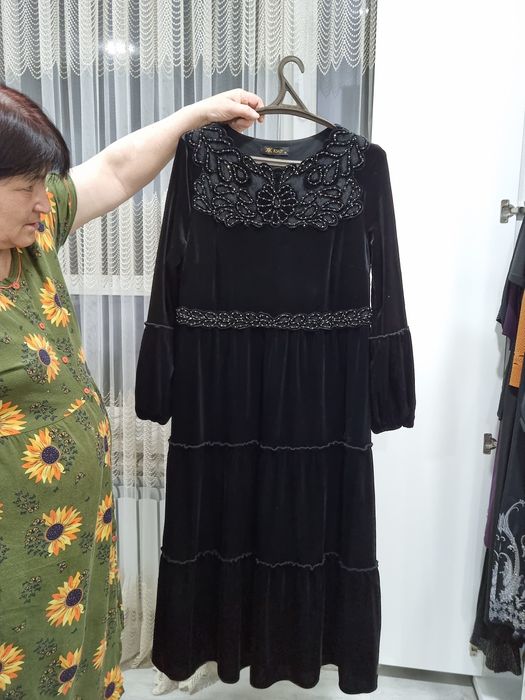 Продается платья 52-54 размера