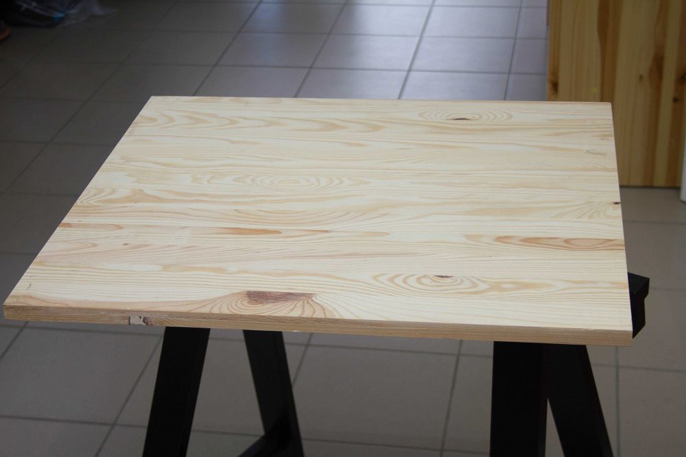 Blat din lemn de pin lamela continua. Grosimi 20 mm, 30 mm, 43 mm.