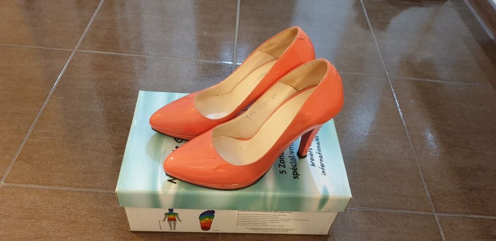 De vanzare pantofi din piele naturala