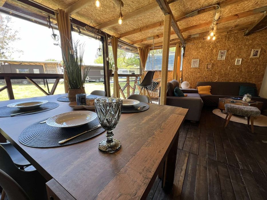 Каравана в къмпинг Китен