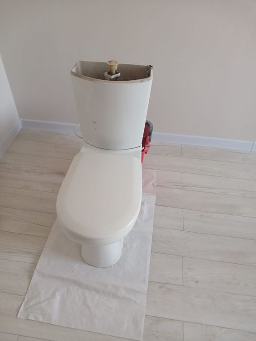 Бесплатно унитаз в хорошем состоянии