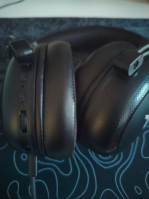 Клавиатура с наушники