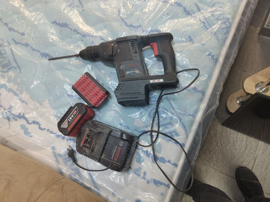 Bormașină percuție Bosch model GBH 18v-26