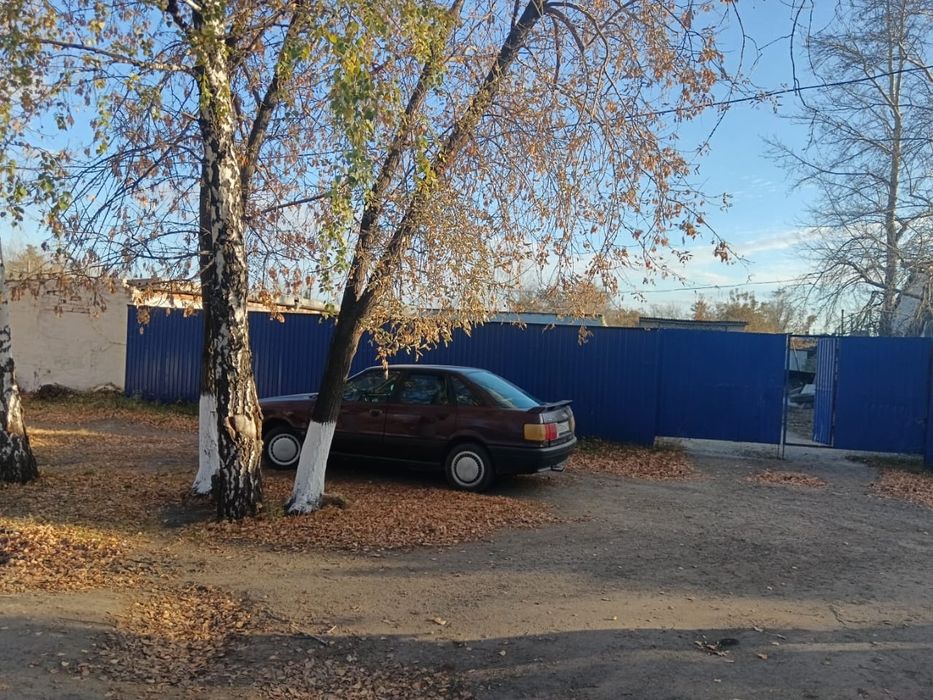 Продам территорию с гаражами