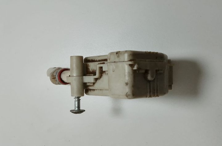 Motoras  usa rezervor 3B0959782 Volkswagen VW Golf a 4-a generatie