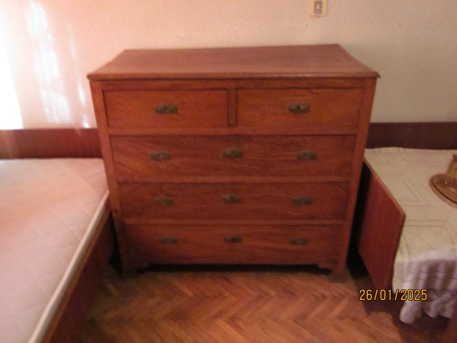 Масивен стар скрин