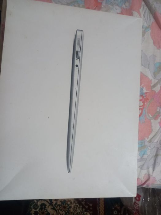 Macbook Air  srochna aotiladi