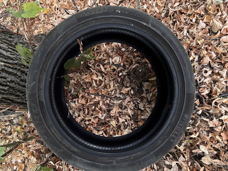 PIRELLY 245 40 19 DOT25