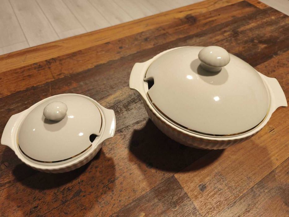 Продавам оригинални порцеланови супници.