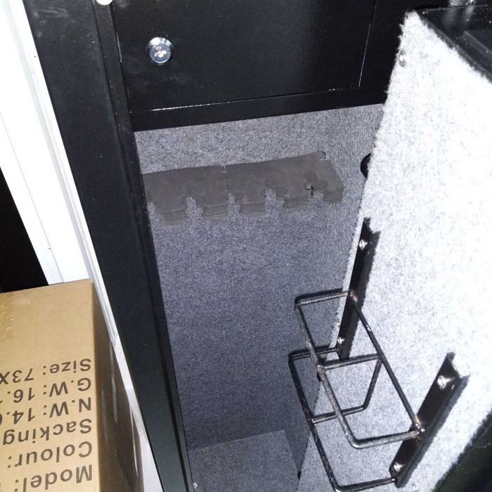 Сейф оружейный для 5 стволов 1250мм от "BRAVO", с трейзером