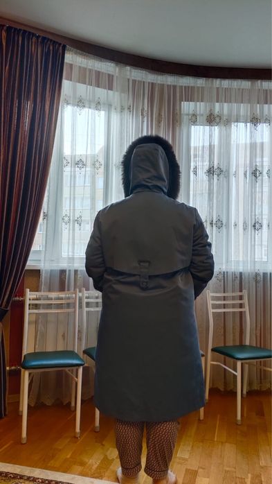 Парка куртка продаю срочно