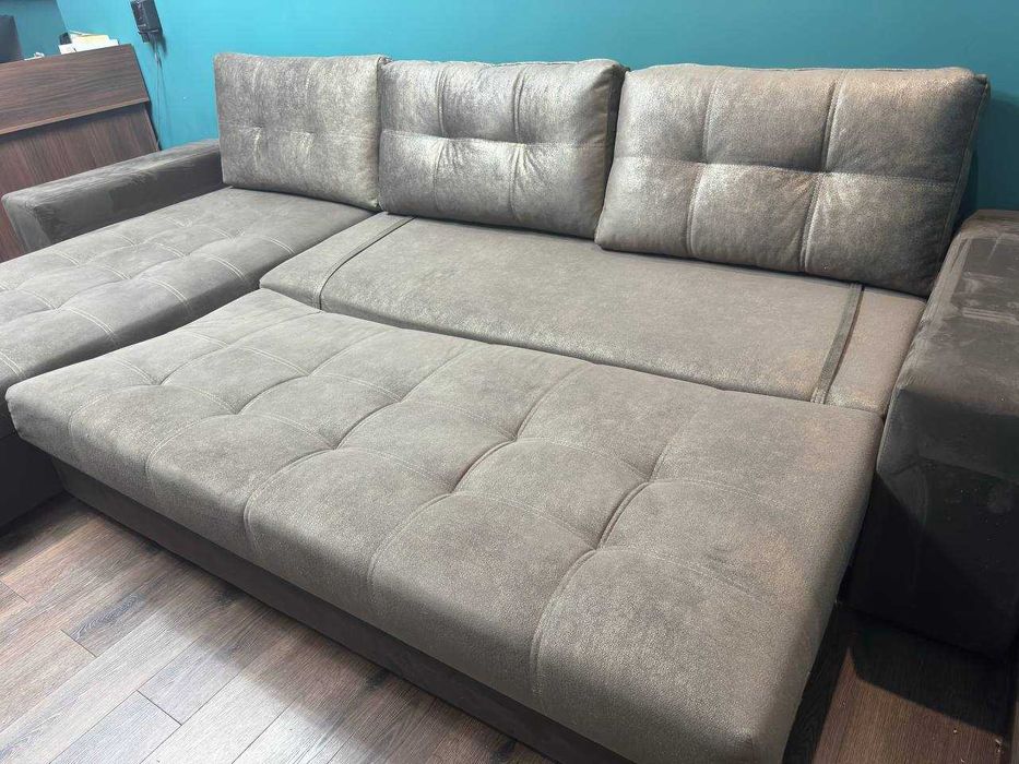 Диван с оттоманкой