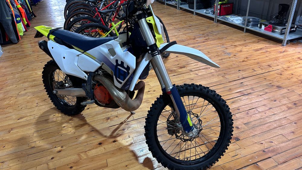 Motocicletă Husqvarna TE 300 - 2024