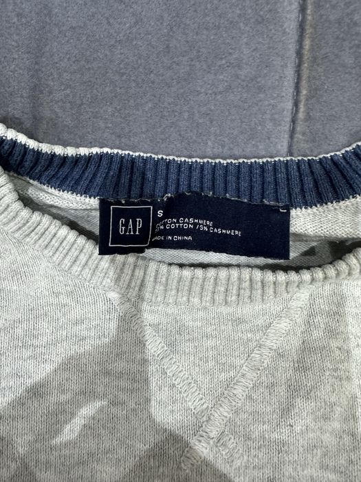 Gap светло-серый свитер