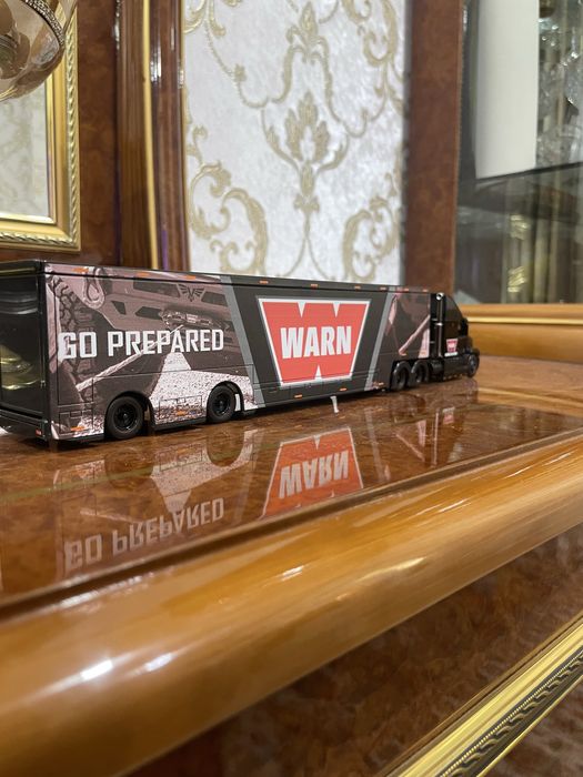 Hot wheels грузовик