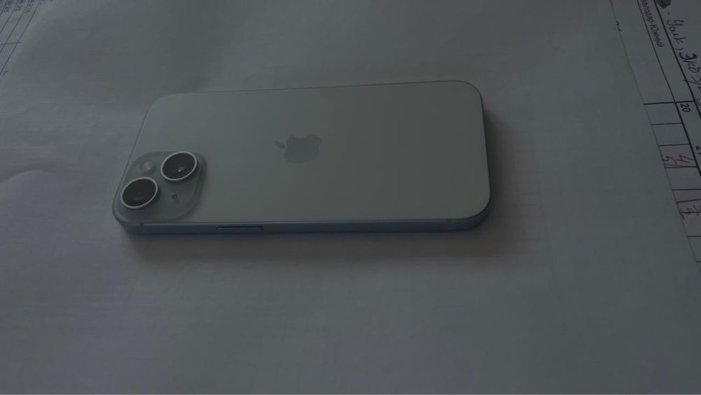 Продам iPhone 15 белый