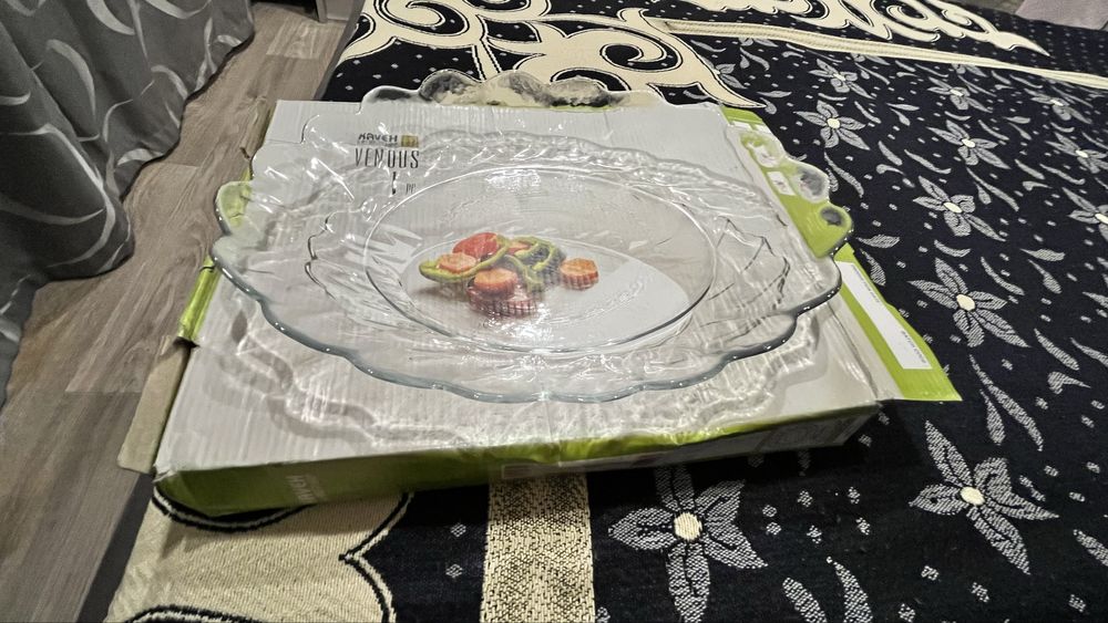 Орехница и посуда для салатов