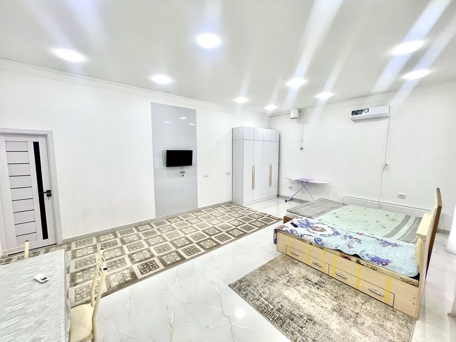 Arenda Yunusobod uch qaxramon hovli ijaraga dom tip 

1/1/1

Площадь: