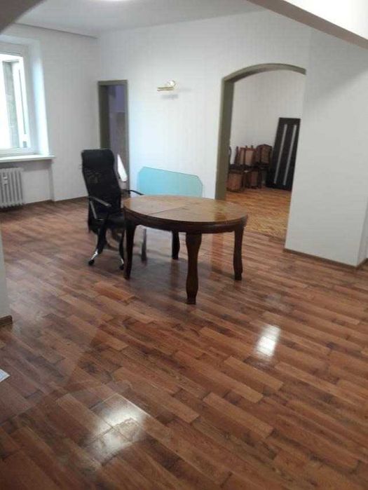 Дава се под наем Тристаен апартамент в София, Център - 110 кв.м за 816 € - Снимка #1