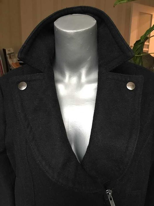 Черно късо дамско палто
