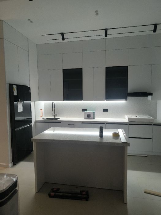 Кухня на заказ шкаф