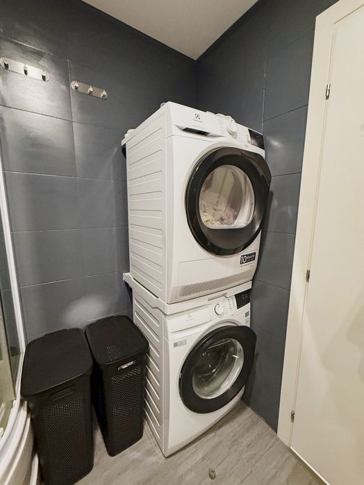 DIRECT proprietar | Comision 0% | Apartament 2 camere + Parcare | Vedere Piscină | Cosmopolis