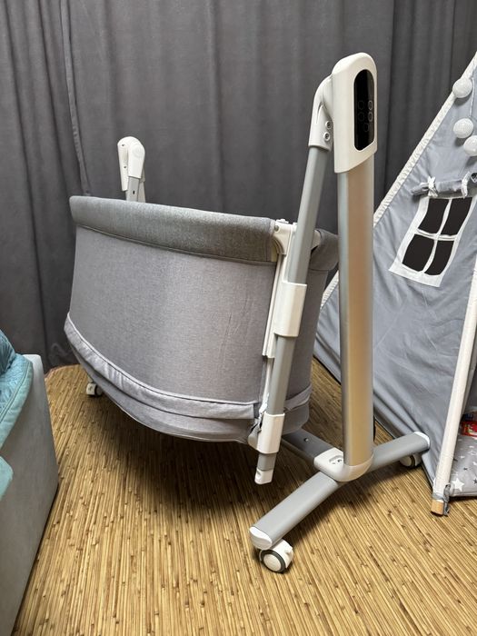 Детская кроватка: люлька + манеж