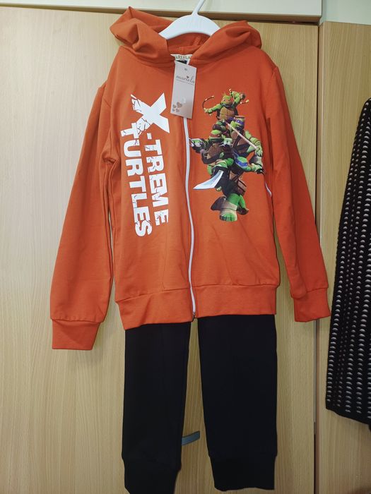 Детски комплект 134 нов