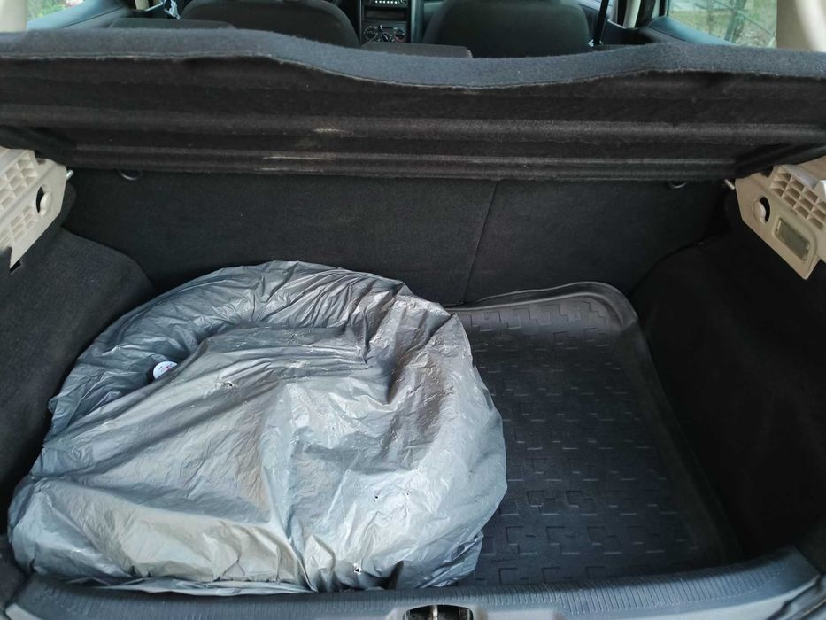 Peugeot 207 NFL Trendy 1.4 VTi 95 CP + GPL, primul proprietar