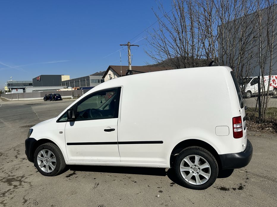 Vând Volkswagen Caddy