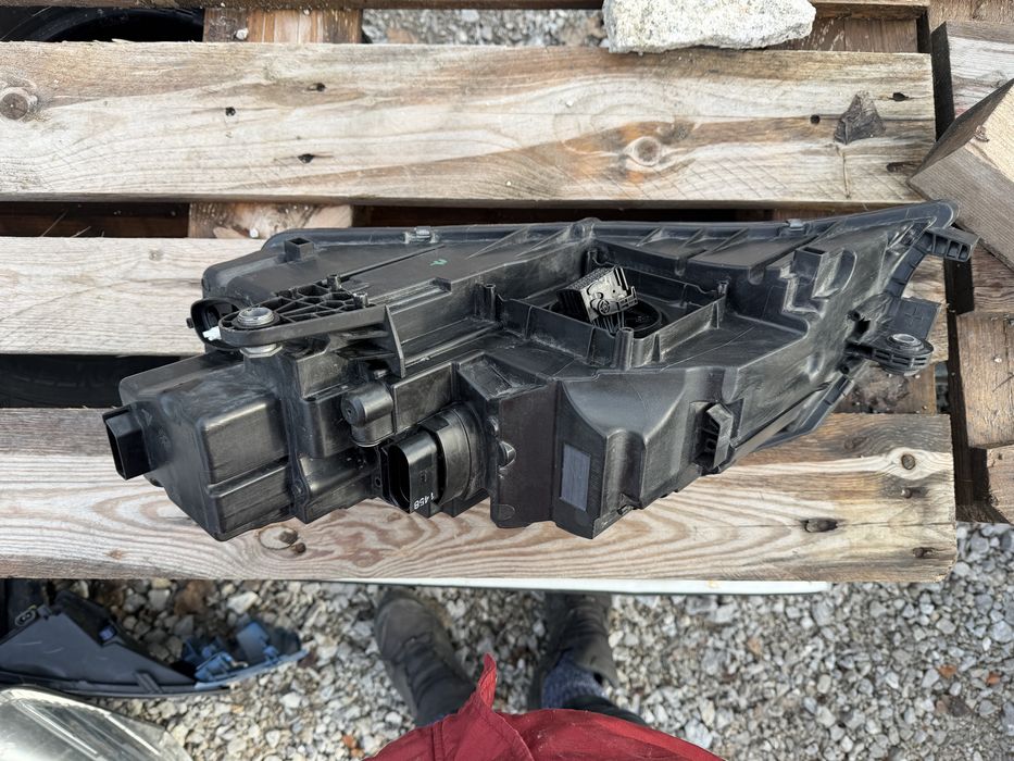 Фар Skoda Octavia 3