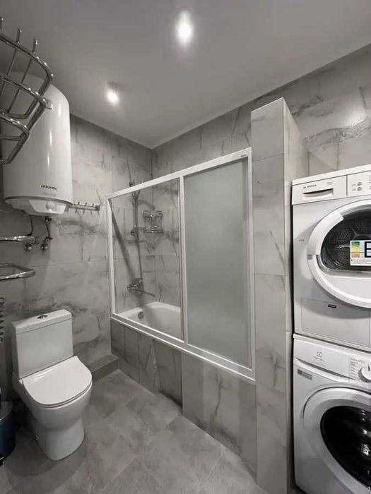 Дава се под наем Двустаен апартамент в София, Център - 100 кв.м за 612 € - Снимка #5