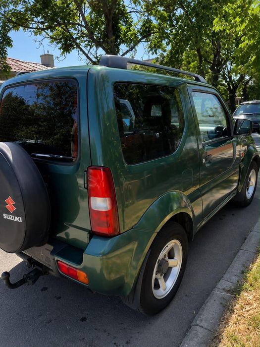 Suzuki Jimny 2010 1.5 L diesel 4 x 4 greu+usor fara rugina perfect functionala accept variante la 5500 euro