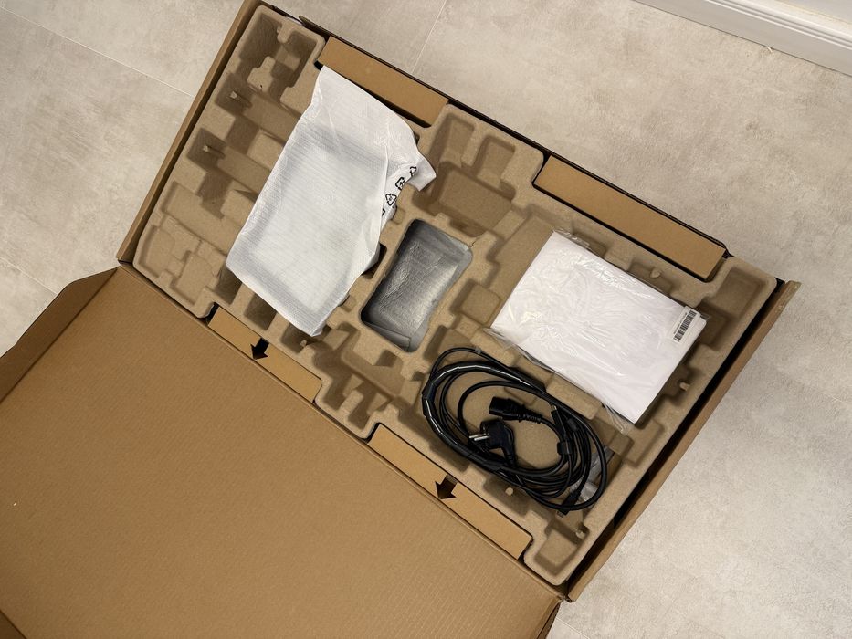Dell P2721Q – Monitor 27” 4K IPS USB-C Hub | Ca nou