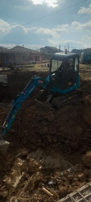 Inchiriez mini excavator 3t