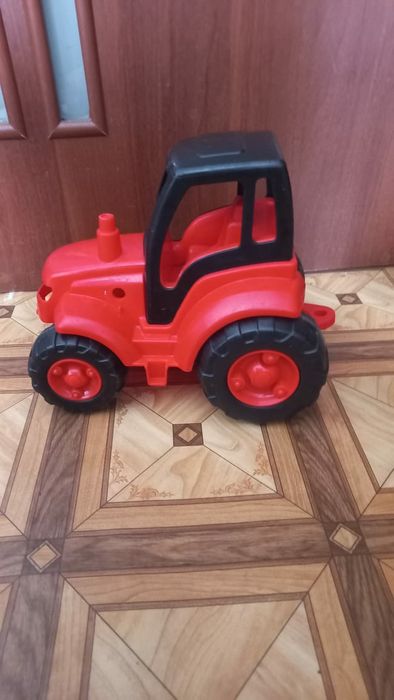 Продам Трактор Машинку на колесах