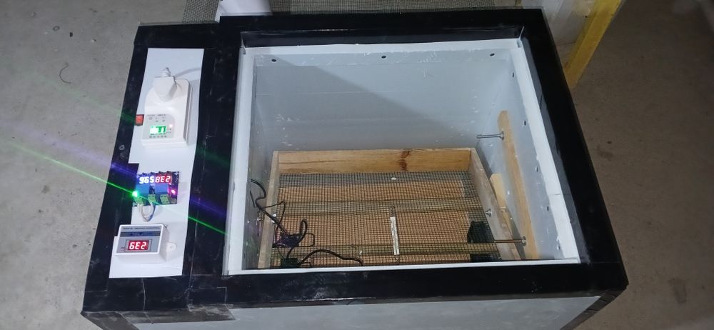 Инкубатор ясаб берамиз 12 х 220 волт